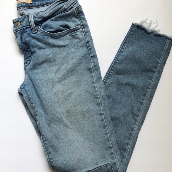 Levi's Denim - Levi’s Shredded Skinny Jeans 🌺
